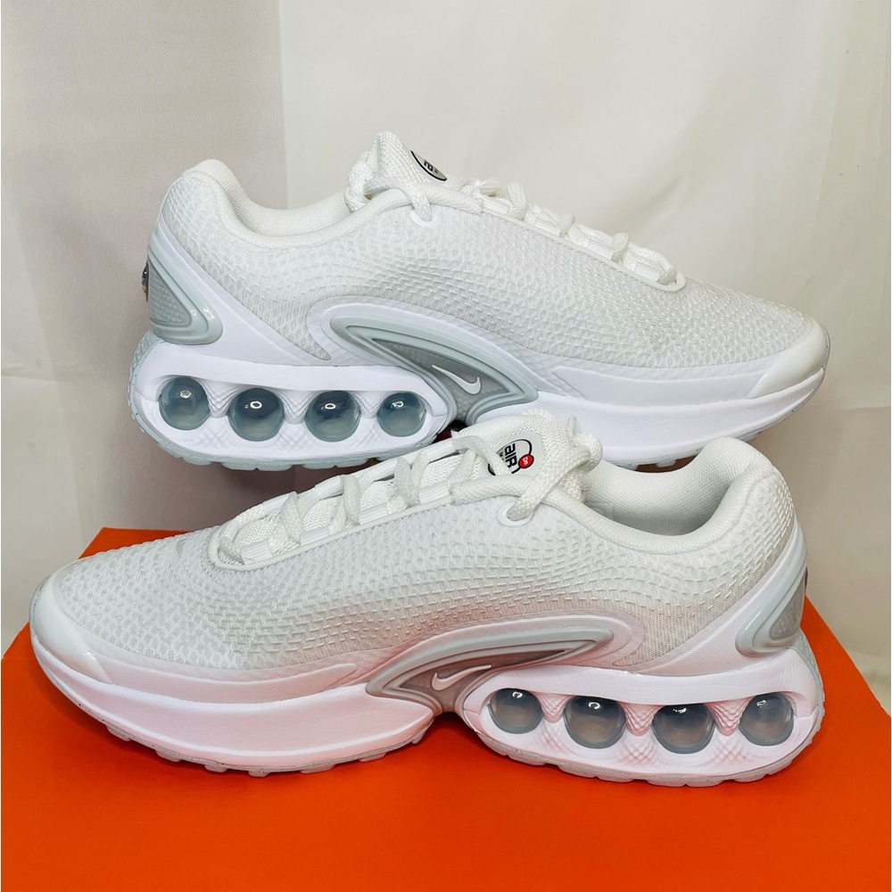 New Nike Air Max DN White  Sneakers Women’s size 8.5 Athletic Shoes